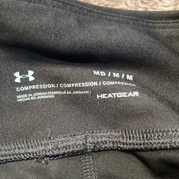 UNDER ARMOUR Womens Capri Leggings - size Medium - Picture 13 of 13